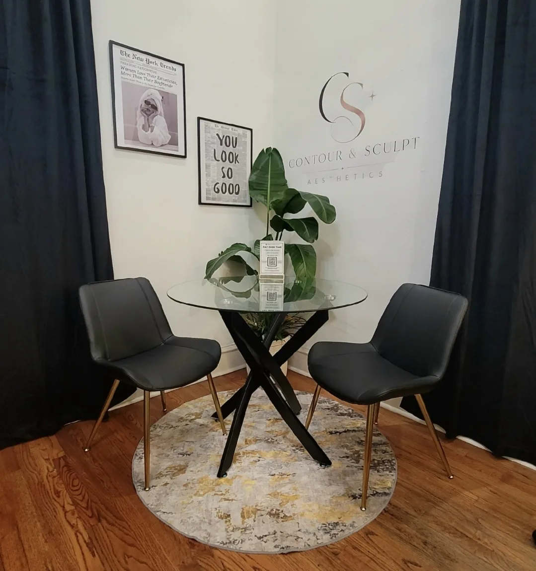 Consultation corner with seating at Contour & Sculpt Aesthetics